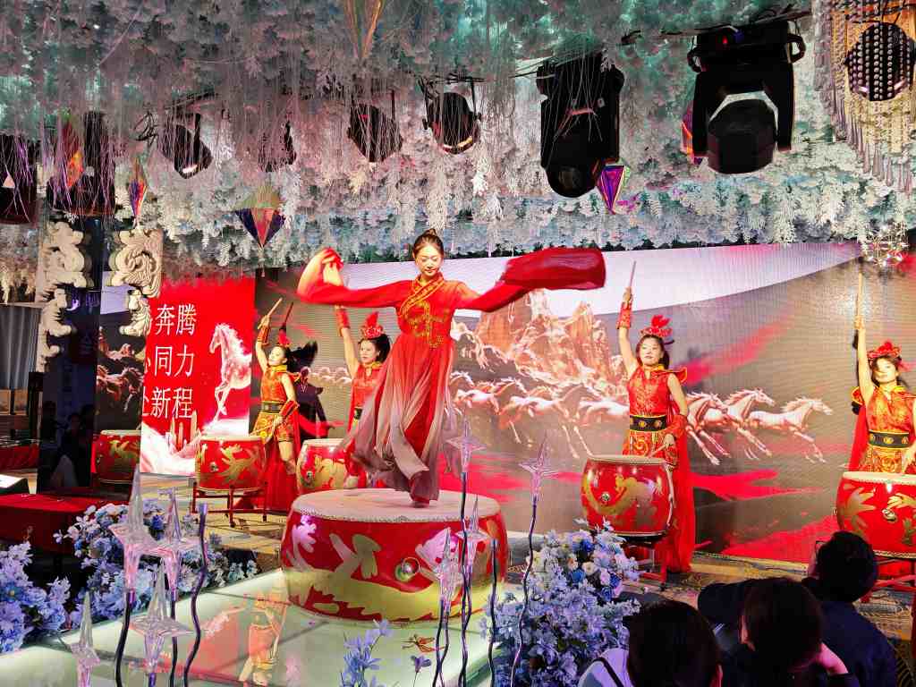 18銆侀紦鑸炵洓涓?- 鍓湰.jpg